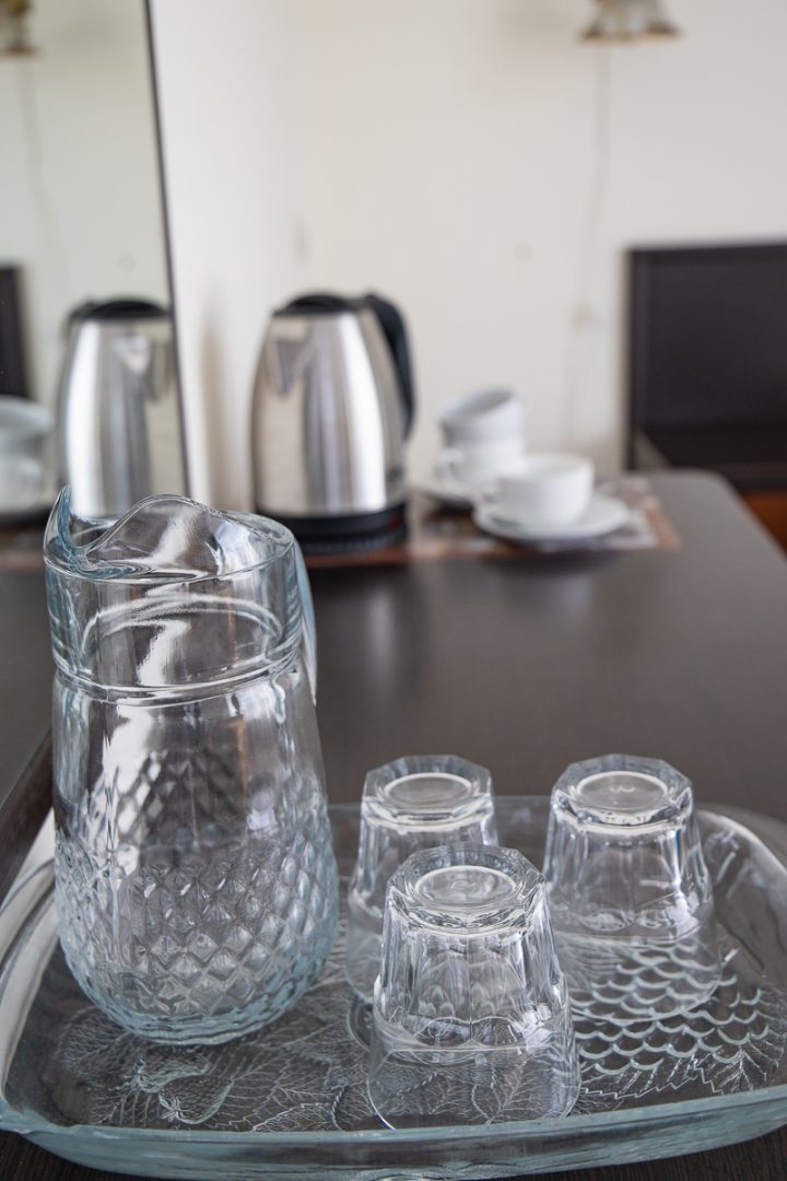 Студио, Отель Кавказ