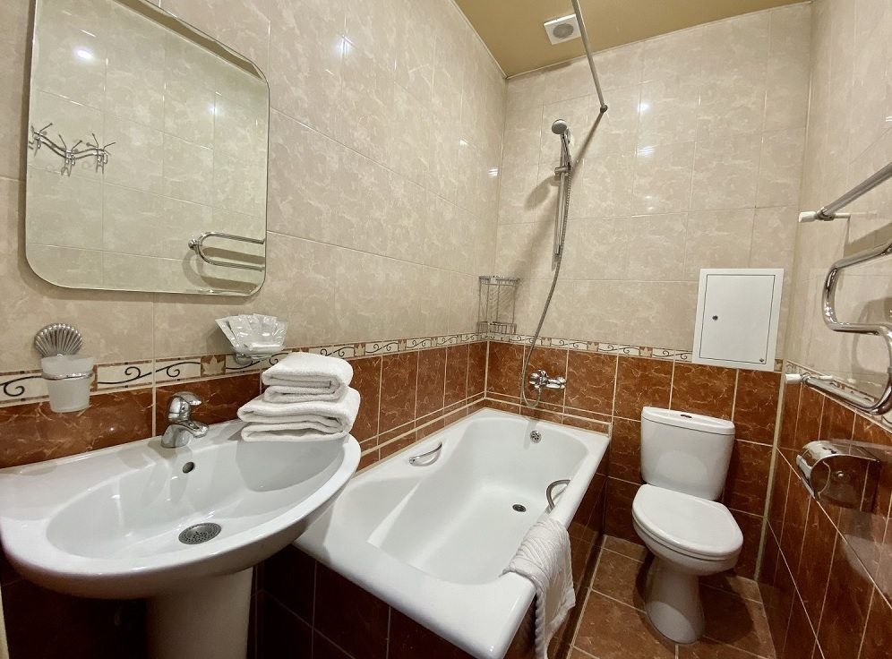 Люкс (С балконом), Отель Кавказ