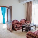 Люкс (С балконом), Отель Кавказ