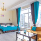 Студио, Отель Кавказ