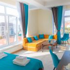 Студио, Отель Кавказ