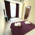 Люкс, Отель Кавказ