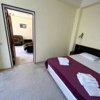 Люкс, Отель Кавказ