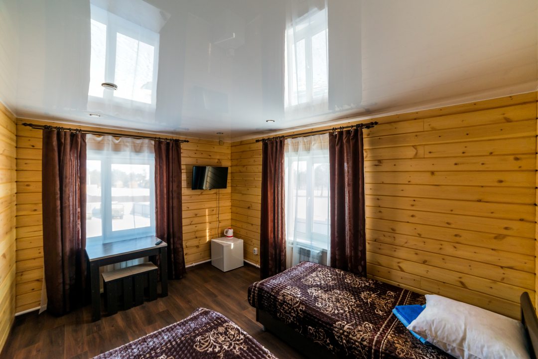 Двухместный (Двухместный номер с двумя отдельными кроватями и собственной ванной комнатой) гостиницы Shamanka, Хужир