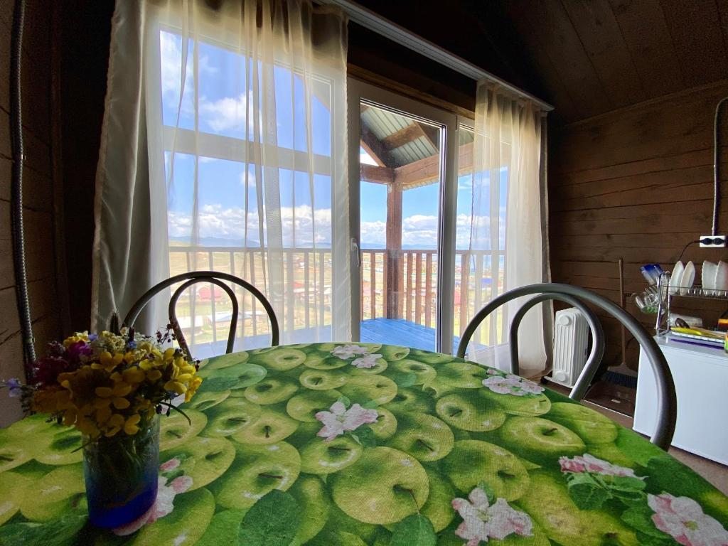Двухместный (Двухместный номер с 1 кроватью) гостевого дома Дом с видом на Байкал, Сахюрта