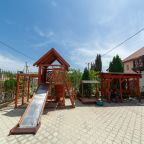 Детская площадка, Гостевой дом Миланка