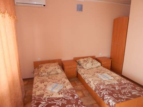 Двухместный (Стандартный двухместный номер с 2 отдельными кроватями) гостевого дома У Ксюши, Судак