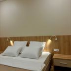 De Luxe (Делюкс), Отель Кипарис