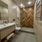 De Luxe (Делюкс), Отель Кипарис