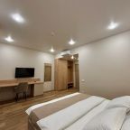 De Luxe (Делюкс), Отель Кипарис