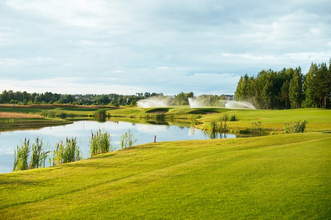 Поле для гольфа (в пределах 3 км), Коттеджный комплекс Strawberry Fields