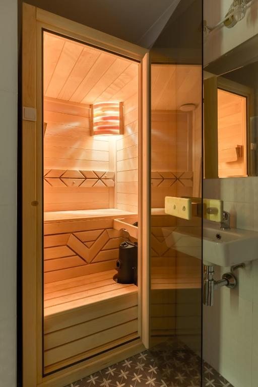 Апартаменты (Апартаменты с сауной) апартамента Кварт Апарт Jacuzzi & Sauna, Люберцы