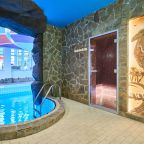 Сауна с выходом в открытый бассейн, Гостевой дом Deesa-hotel