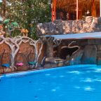 Открытый плавательный бассейн, Гостевой дом Deesa-hotel