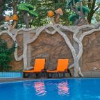 Открытый плавательный бассейн, Гостевой дом Deesa-hotel