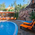 Открытый плавательный бассейн, Гостевой дом Deesa-hotel