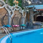 Открытый плавательный бассейн, Гостевой дом Deesa-hotel
