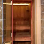 Сауна с выходом в открытый бассейн, Гостевой дом Deesa-hotel