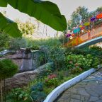 Своя ухоженная территория, Гостевой дом Deesa-hotel