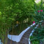 Своя ухоженная территория, Гостевой дом Deesa-hotel