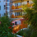 Своя ухоженная территория, Гостевой дом Deesa-hotel