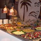 Завтрак, обед и ужин, Гостевой дом Deesa-hotel