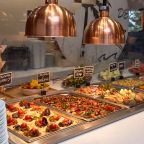 Завтрак, обед и ужин, Гостевой дом Deesa-hotel