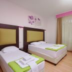 Трехместный (Семейный без балкона (3 СТ ББ)), Гостиница Диса