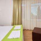 Двухместный (Семейный стандарт 2+ без балкона (2+ СТ ББ ТВ)), Гостевой дом Deesa-hotel