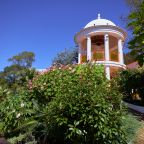 Своя ухоженная территория, Гостевой дом Deesa-hotel