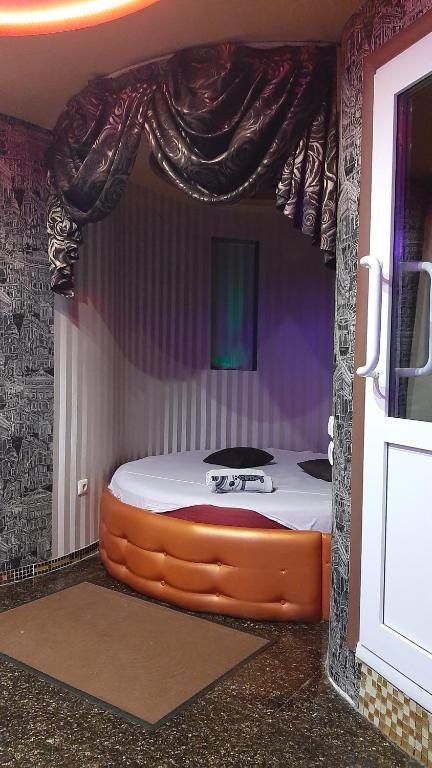 Сьюит (Улучшенный люкс с кроватью размера «king-size») отеля Верхнеуралье, Челябинск