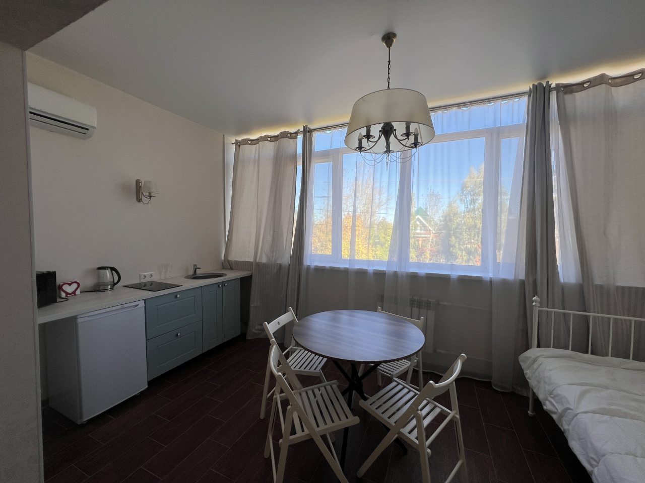 De Luxe (С кроватью размера «king-size» и балконом), Гостевой дом Соната