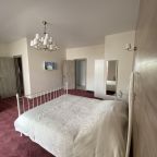 De Luxe (С кроватью размера «king-size» и балконом), Гостевой дом Соната