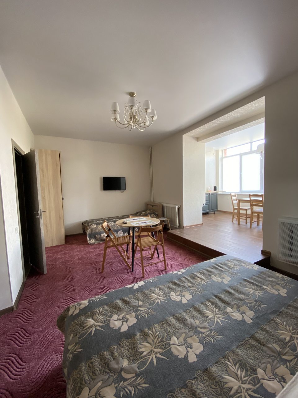 Люкс (С кроватью размера «king-size» и балконом), Гостевой дом Соната