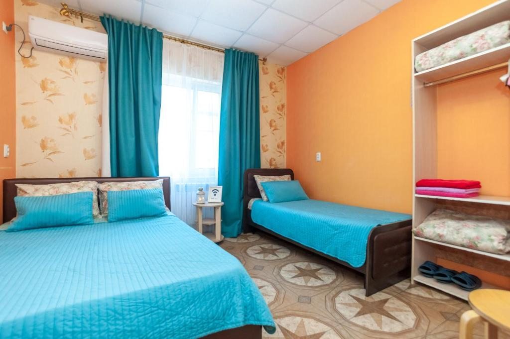 Четырехместный (Улучшенный четырехместный номер) гостиницы Шоколад Апарт-отель, Краснодар