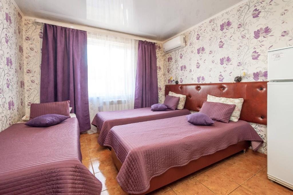Трехместный (Бюджетный трехместный номер) гостиницы Шоколад Апарт-отель, Краснодар
