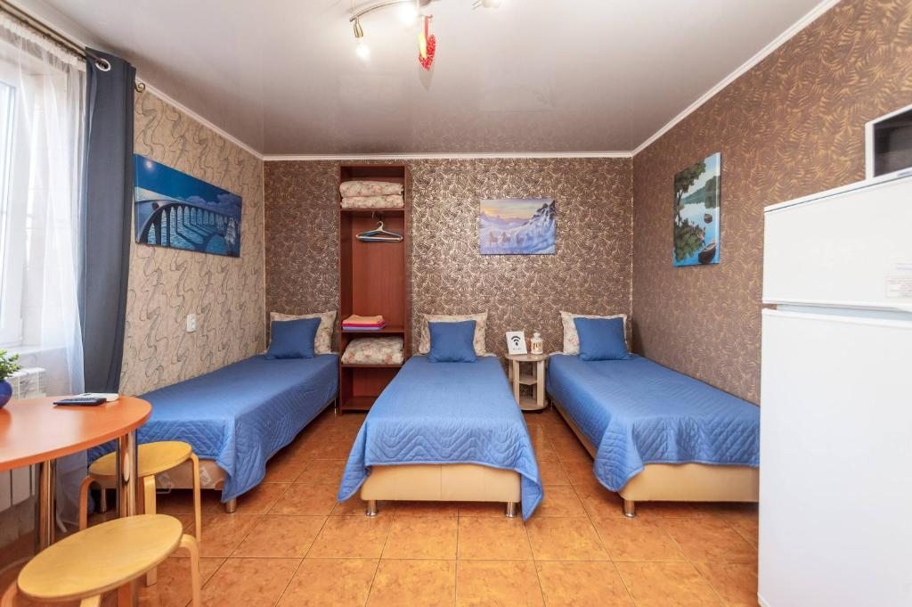 Трехместный (Классический трехместный номер) гостиницы Шоколад Апарт-отель, Краснодар