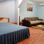 Трехместный (Классический трехместный номер), Отель Ной