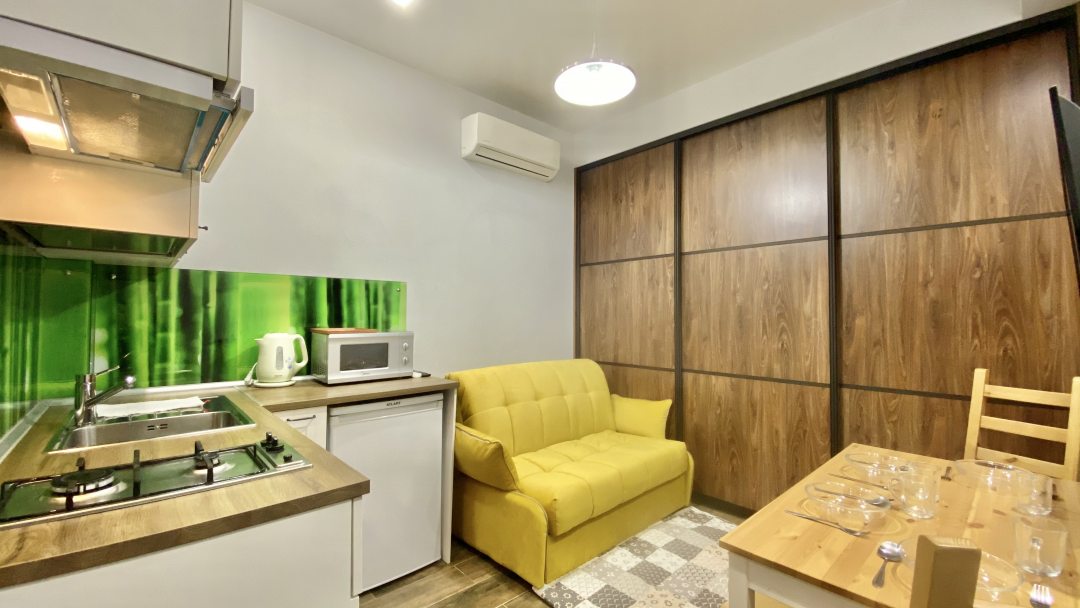 Апартаменты (Студия (комф. диван-кровать)+ отдельная спальная зона, балкон: 06104) апарт-отеля In Marina Park, Сочи