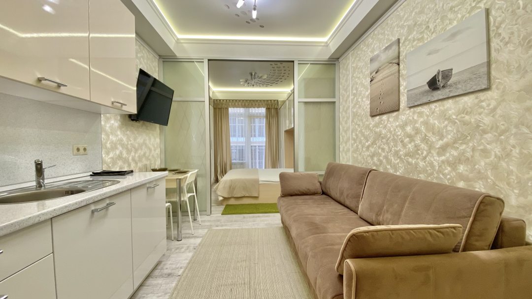 Апартаменты (Студия (комф. диван-кровать)+ отдельная спальная зона, балкон: 0681) апарт-отеля In Marina Park, Сочи
