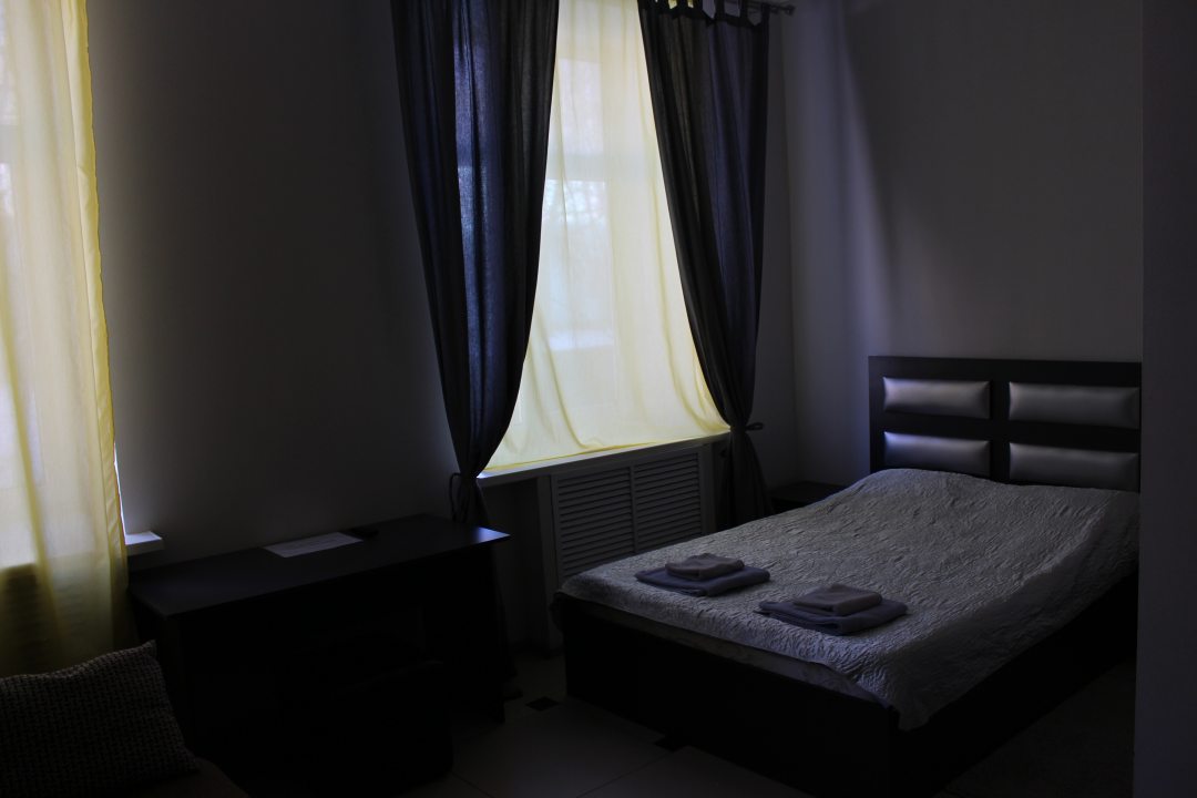 Люкс (Кровать и дополнительный диван) гостиницы Семейный, Калуга