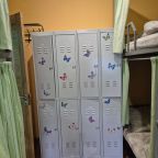 Восьмиместный (Спальное место на двухъярусной кровати в общем номере), Хостел Визит