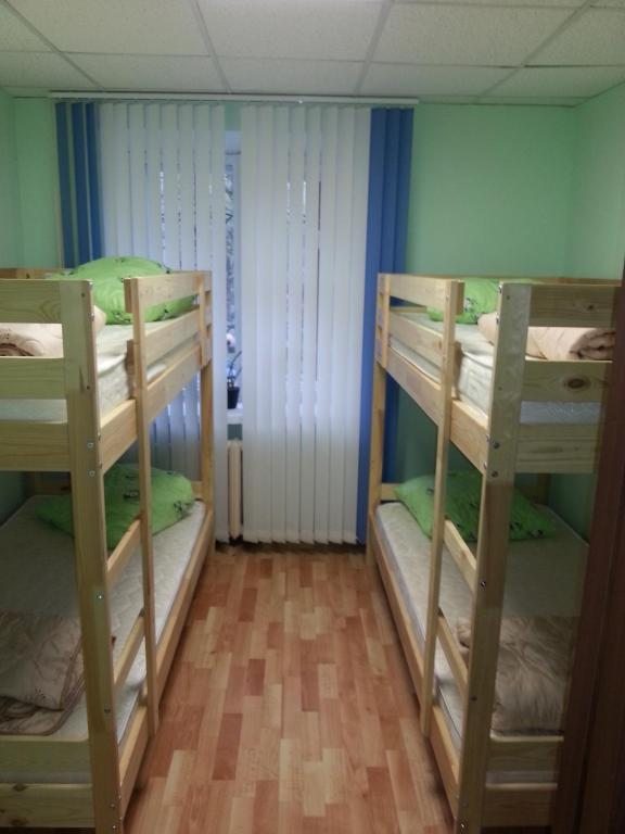 Номер (Кровать в общем номере для мужчин с 4 кроватями) хостела Урал Ровер на Крылова, Екатеринбург