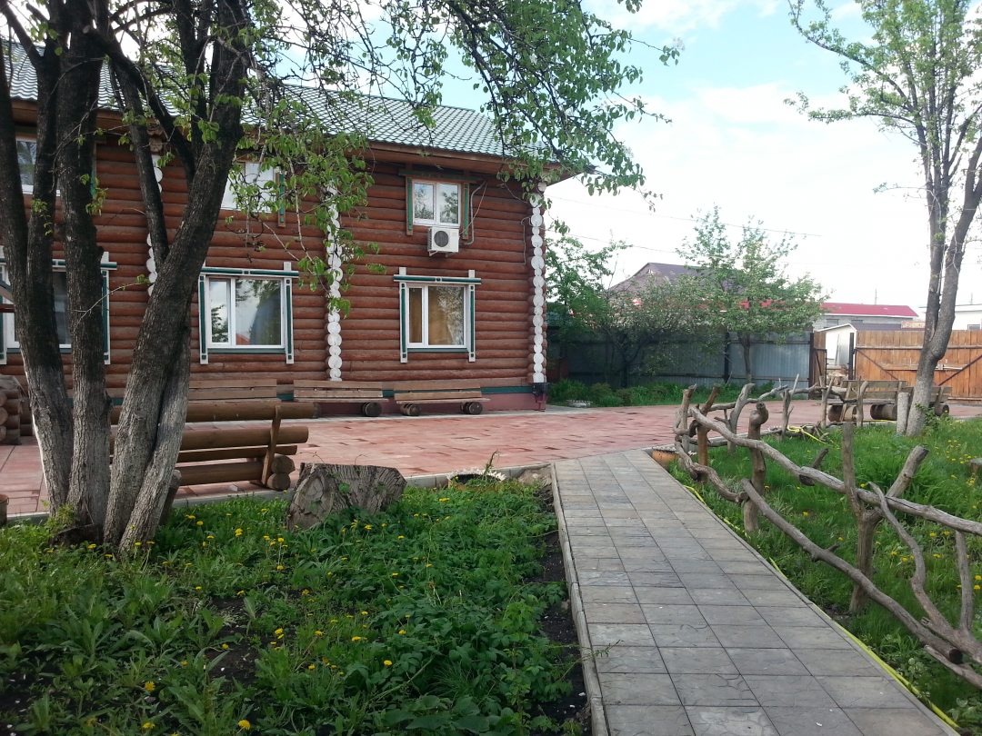 сад, GuestHouse Izba