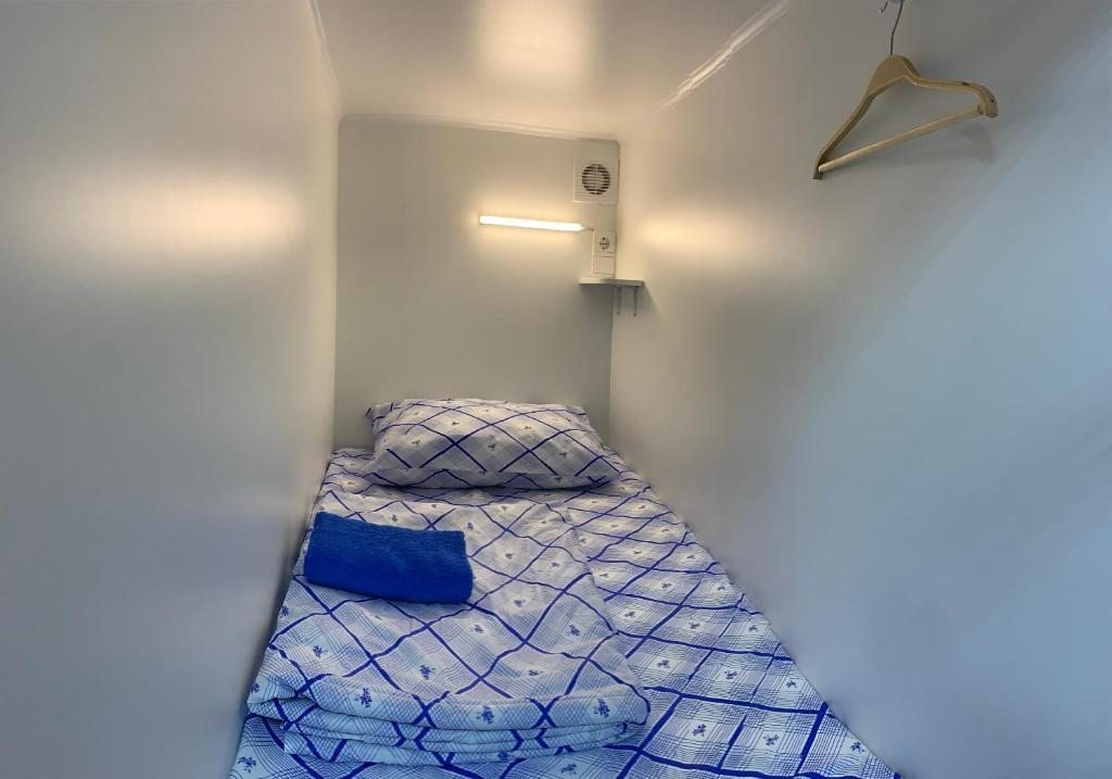 Номер (Спальное место на двухъярусной кровати в общем номере для мужчин) хостела Новониколаевск, Новосибирск