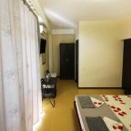 Трехместный (Трехместный номер с балконом), Отель Аннушка