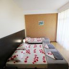 Трехместный (Трехместный номер с балконом), Отель Аннушка