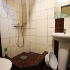 Трехместный (Трехместный номер с балконом), Отель Аннушка