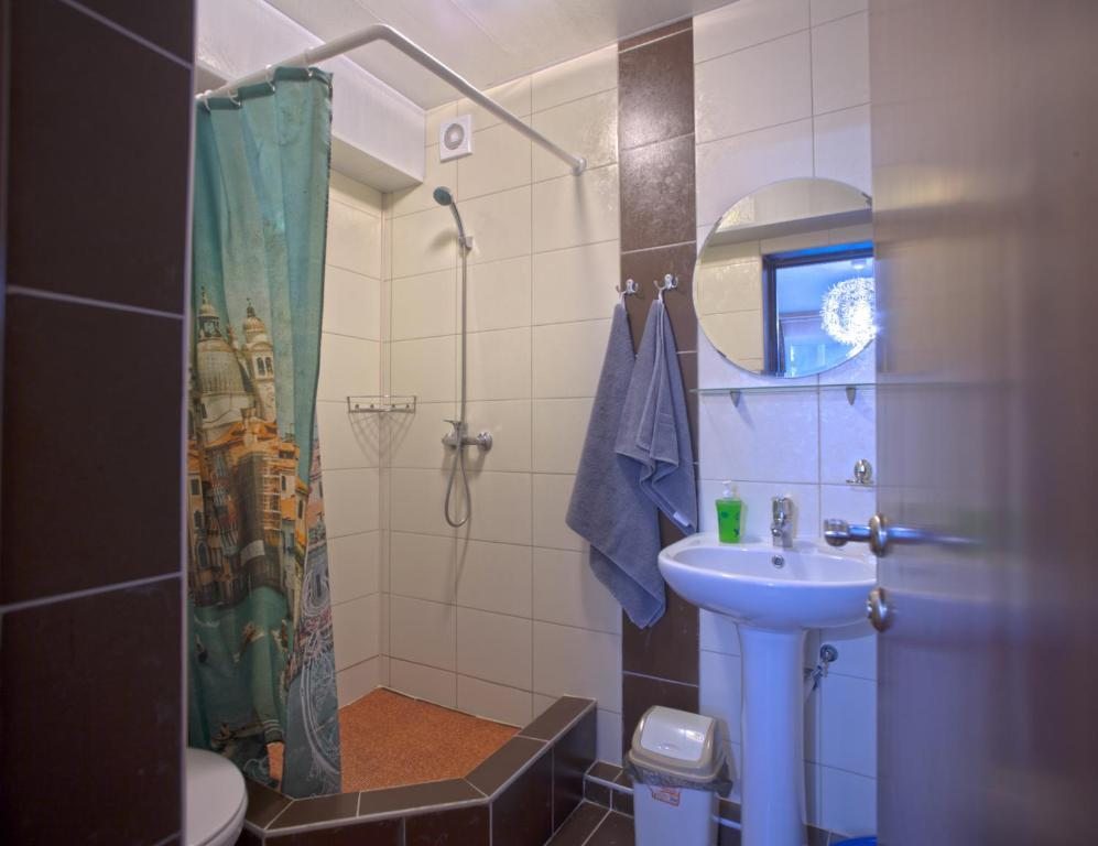 Двухместный (Стандартный двухместный номер с 1 кроватью или 2 отдельными кроватями) гостевого дома Колос, Лазаревское