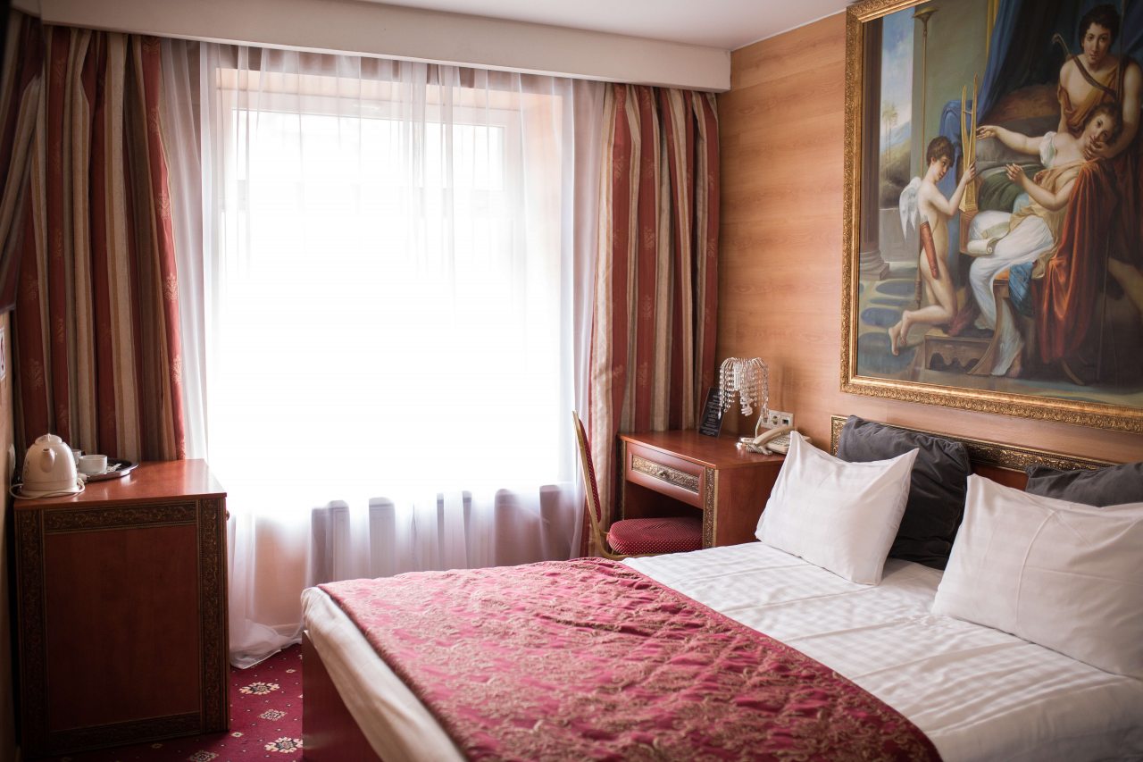 Двухместный (Премиум большой двухместный номер с 1 кроватью)) гостиницы Кристалл, Москва